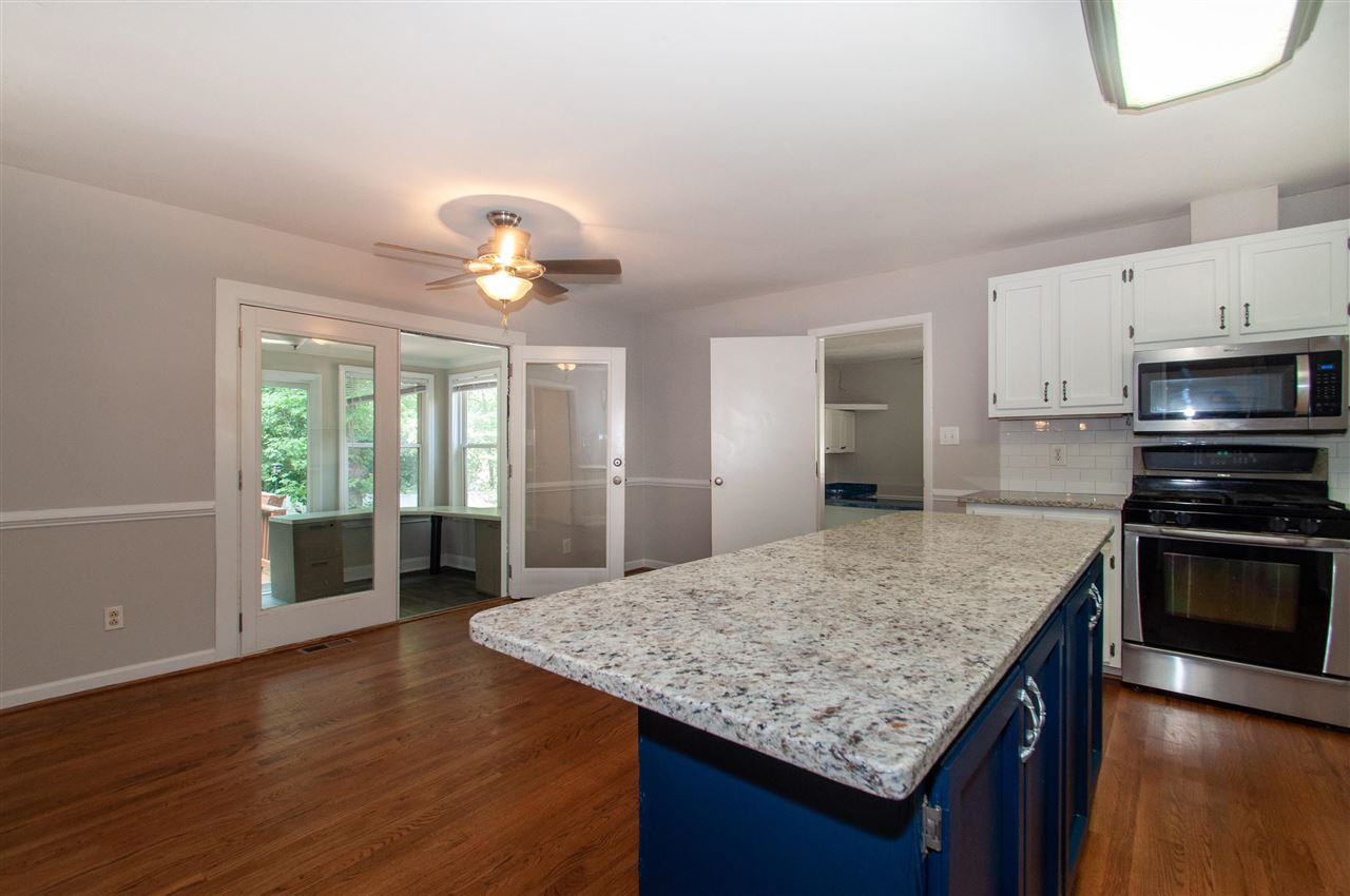 616 Purdue Street Raleigh, NC 27609 - Photo 9 of 30 Kitchen-Breakfast