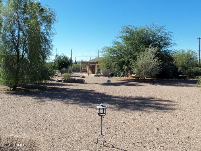 1171 South Geronimo Road Apache Junction, AZ 85119 - Photo 17 of 27 Huge fully fenced back yard