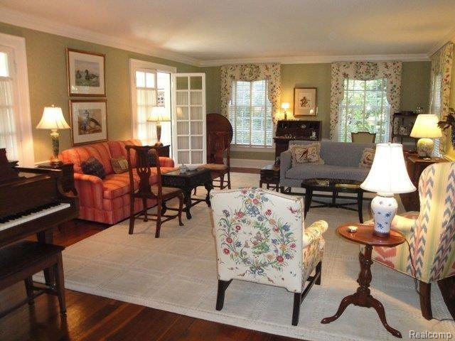55 Touraine Road Grosse Pointe, MI 48236 - Photo 5 of 25 Living Room