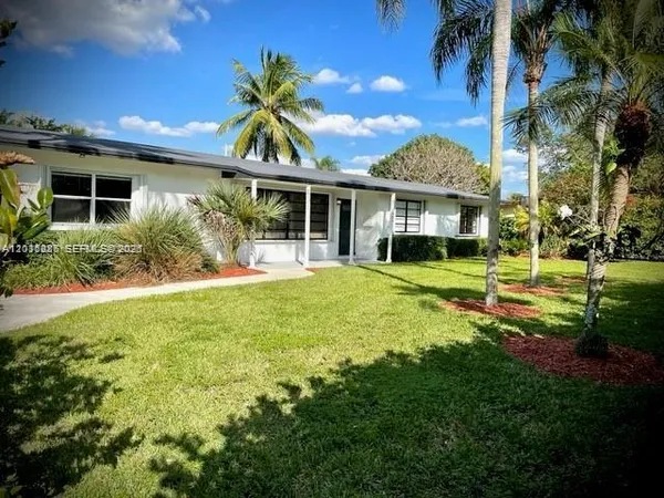$6,000 | 7425 Southwest 118th Street, Pinecrest, FL 33156