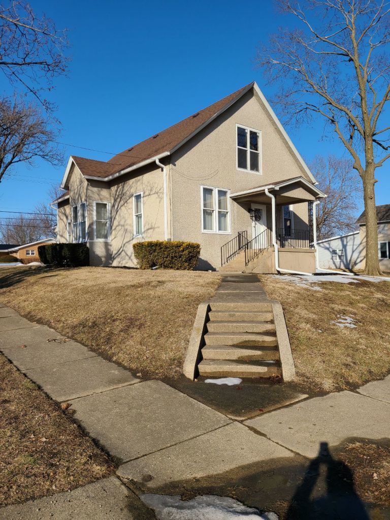 300 East Erie Street Spring Valley, IL 61362 - Photo 1 of 22