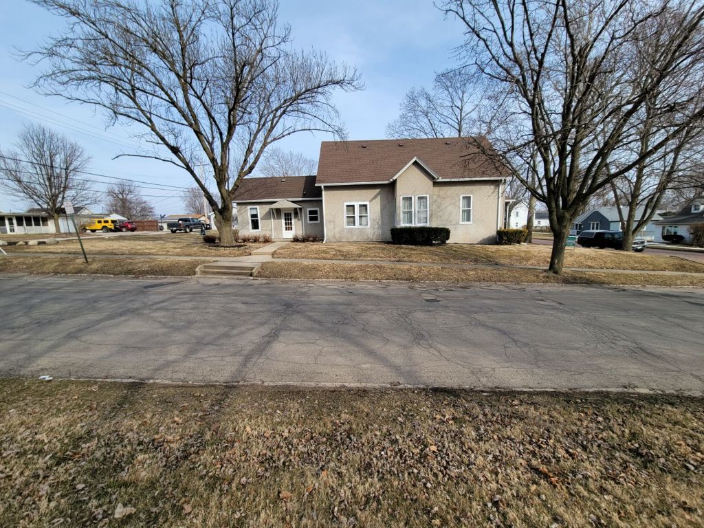 300 East Erie Street Spring Valley, IL 61362 - Photo 2 of 22
