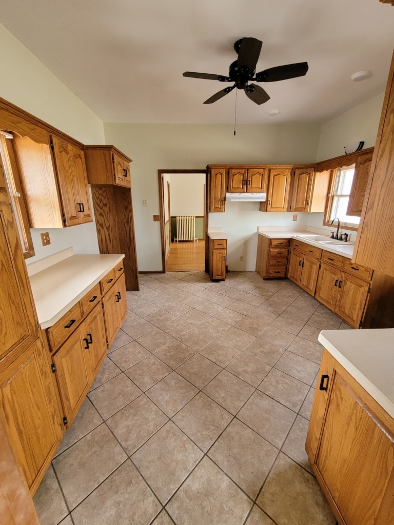 300 East Erie Street Spring Valley, IL 61362 - Photo 9 of 22