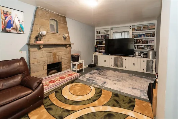 $245,000 | 230 Maytide Street, Unit 230, Pittsburgh, PA 15227