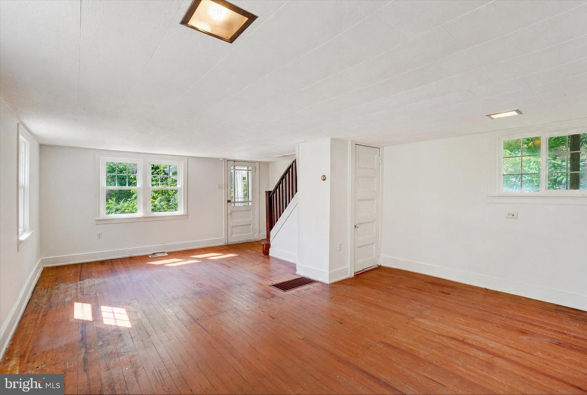 270 Green Valley Road York, PA 17403 - Photo 5 of 18