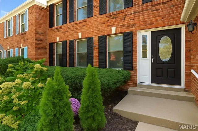 $459,000 | 26 Webster Oaks Drive, St. Louis, MO 63119