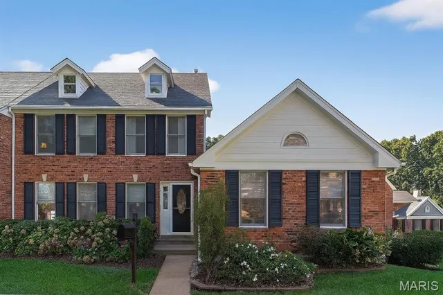 $459,000 | 26 Webster Oaks Drive, St. Louis, MO 63119