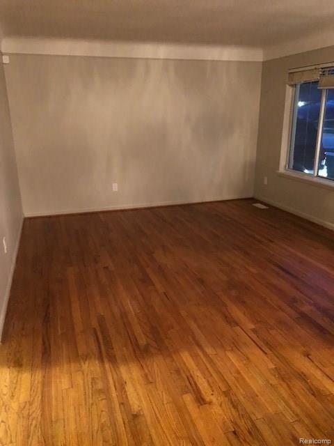 26655 Ridgefield Avenue Warren, MI 48089 - Photo 6 of 17 IMG_1340.jpg