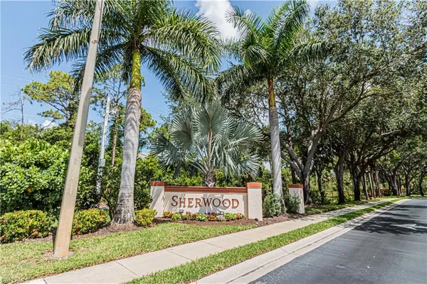 $2,300 | 260 Robin Hood Circle, Unit 202, Naples, FL 34104