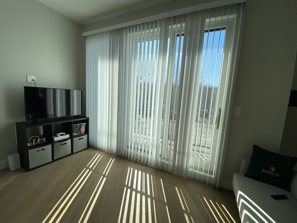 33 Ward Street, Unit 3 Boston, MA 02127 - Photo 2 of 19