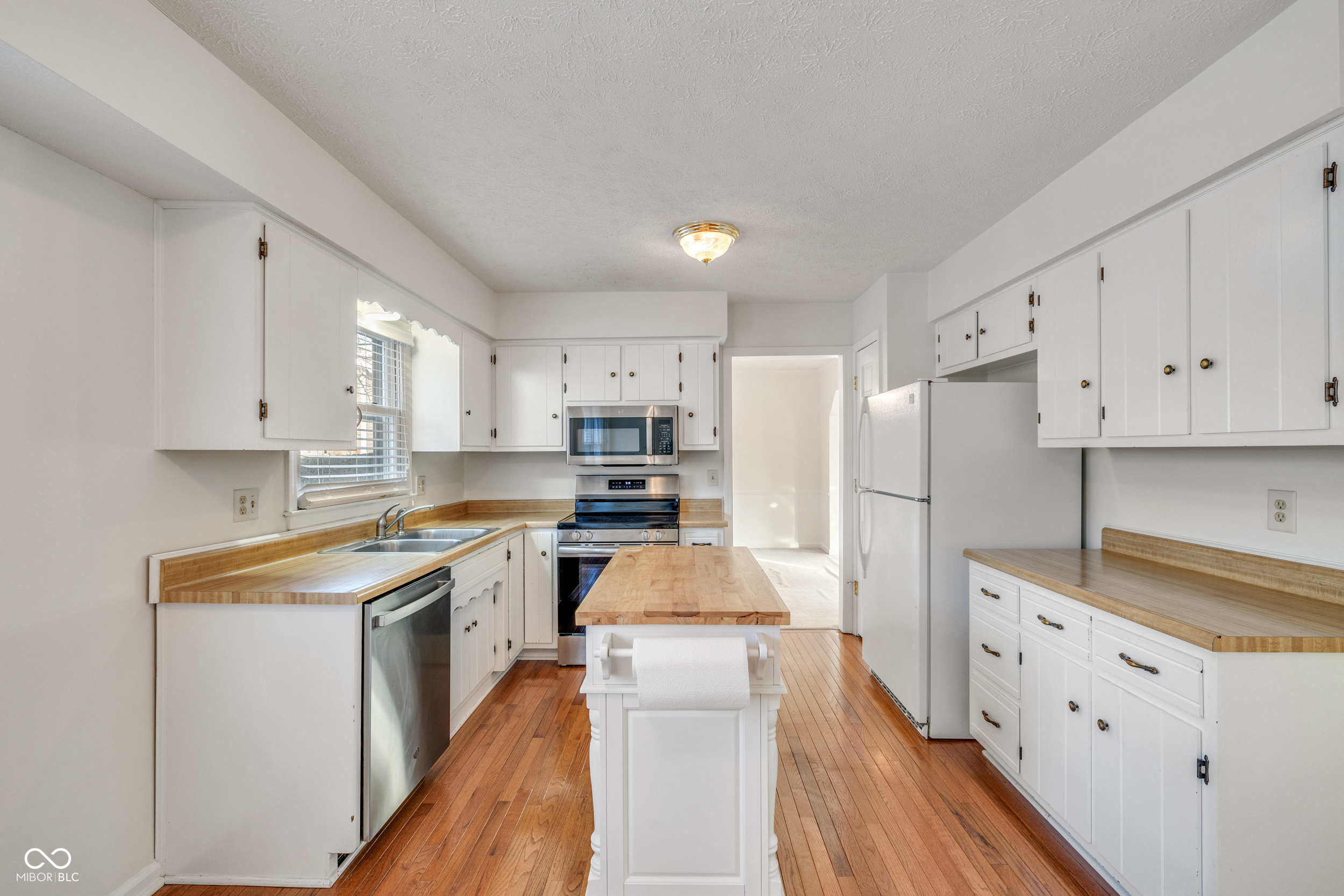 3594 Tahoe Road Carmel, IN 46033 - Photo 6 of 51