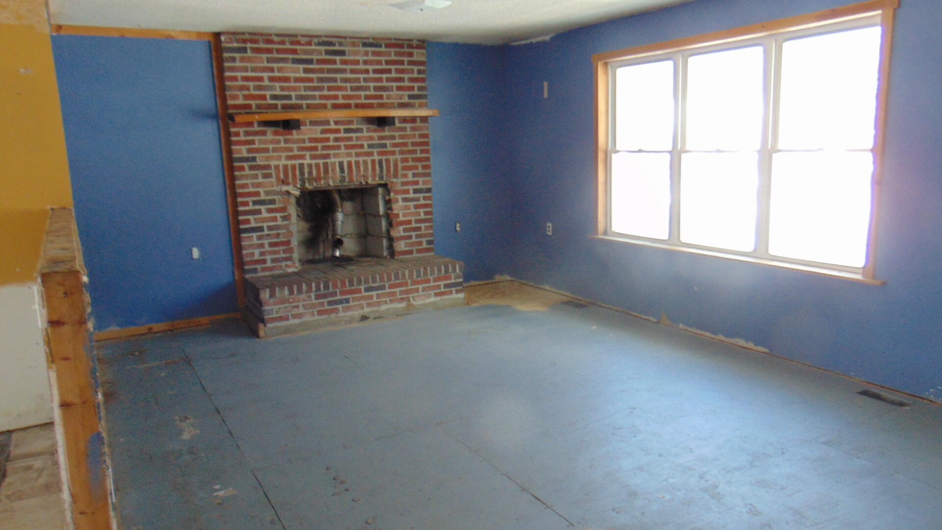 17 Edwards Street Lincoln, ME 04457 - Photo 5 of 9 DSC01921