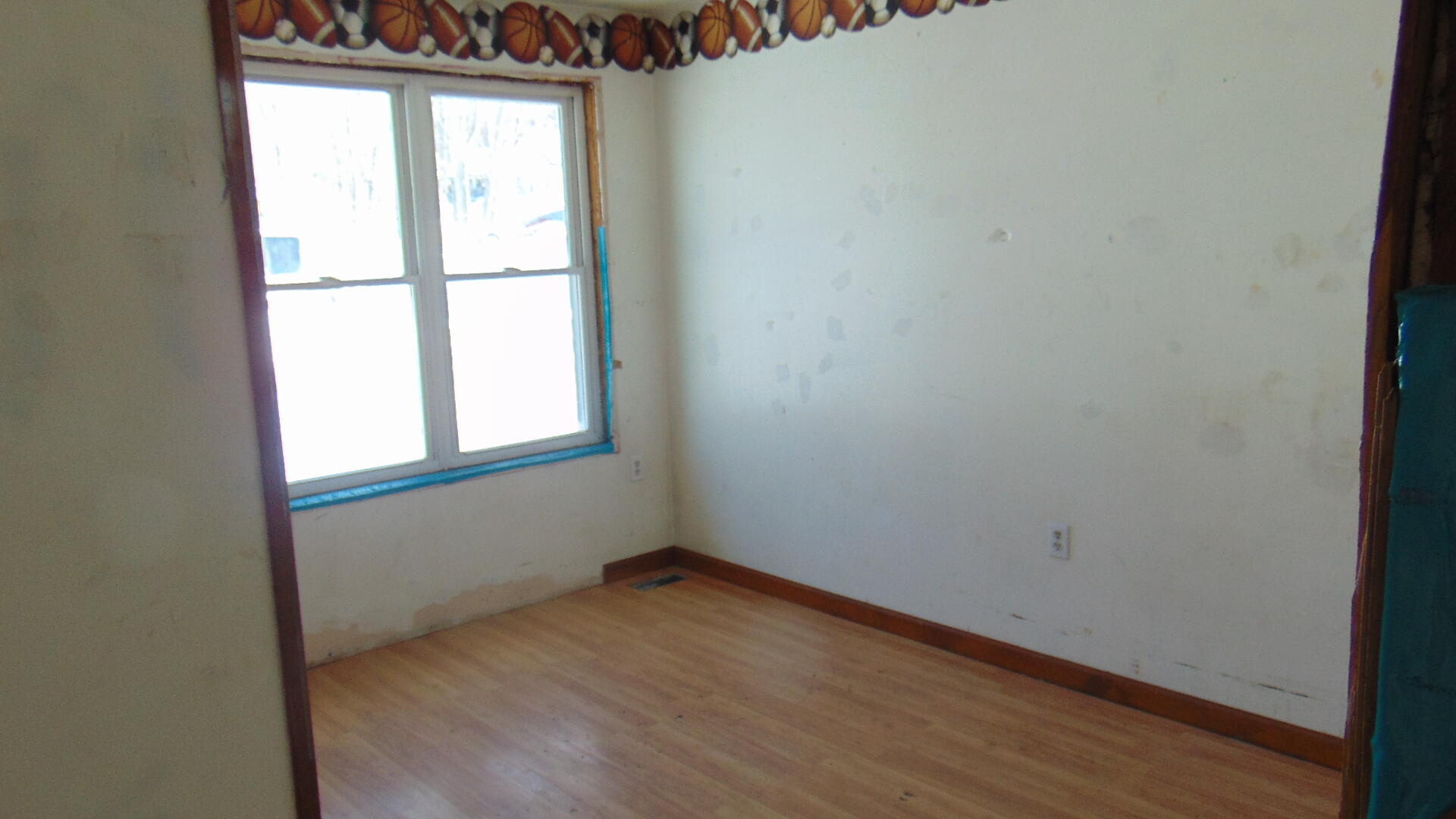 17 Edwards Street Lincoln, ME 04457 - Photo 6 of 9 DSC01922