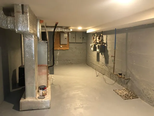 a view of a walk in closet