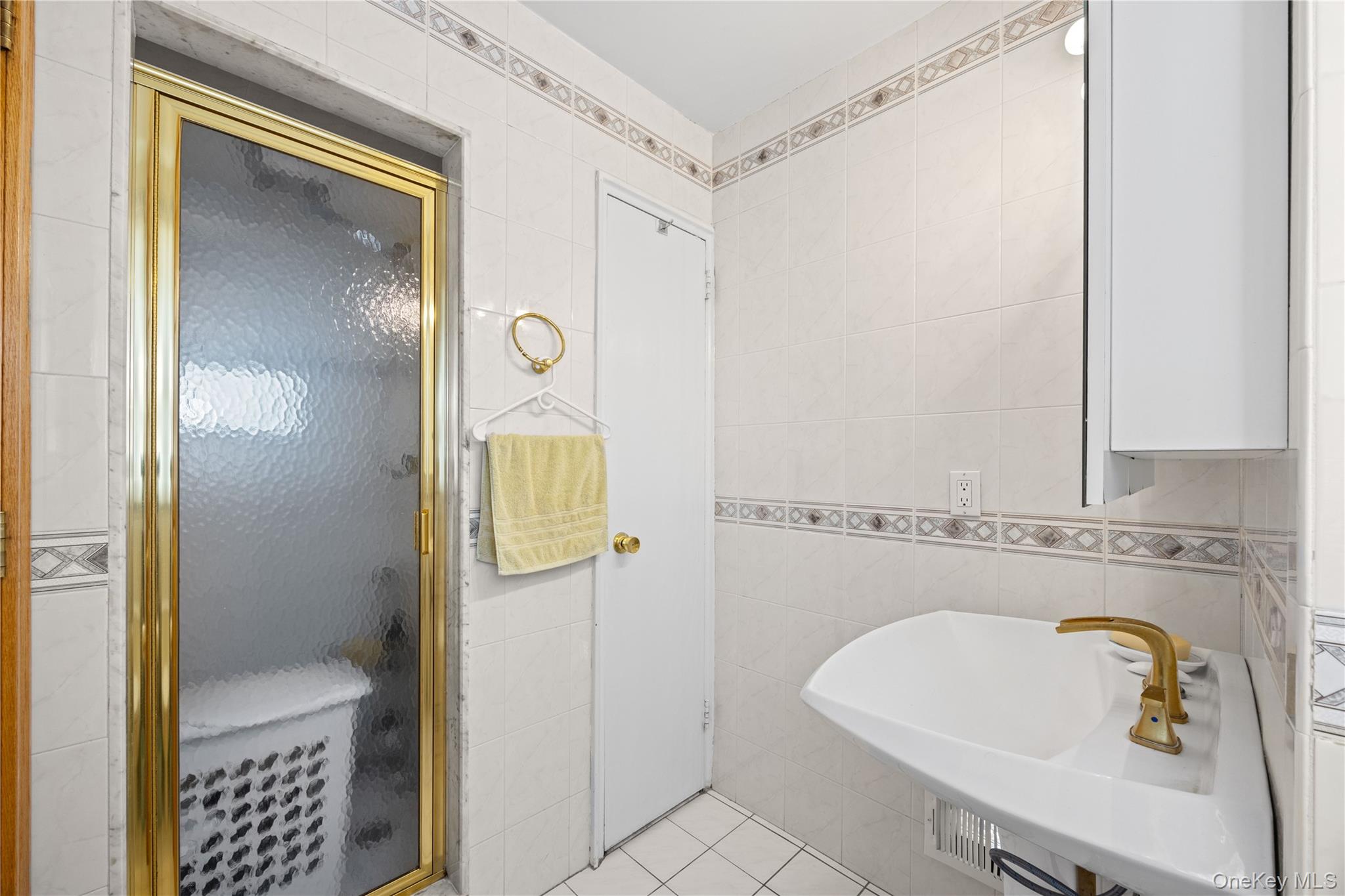 81 Avondale Road Yonkers, NY 10710 - Photo 23 of 48