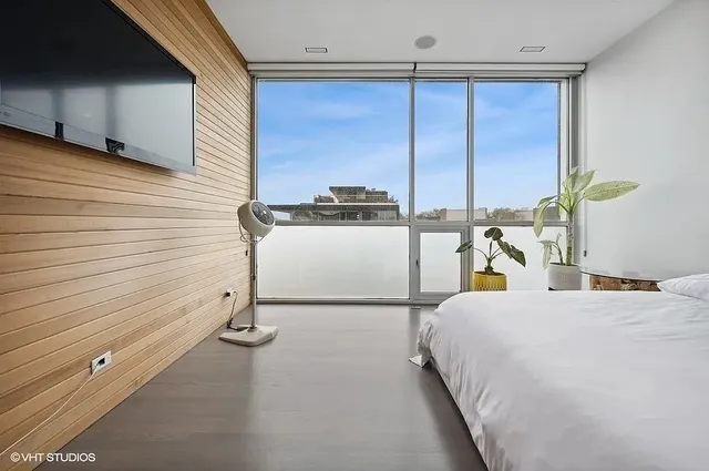 $4,300 | 2157 West Division Street, Unit 401, Chicago, IL 60622