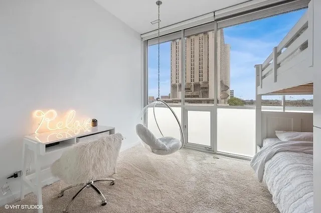 $4,300 | 2157 West Division Street, Unit 401, Chicago, IL 60622