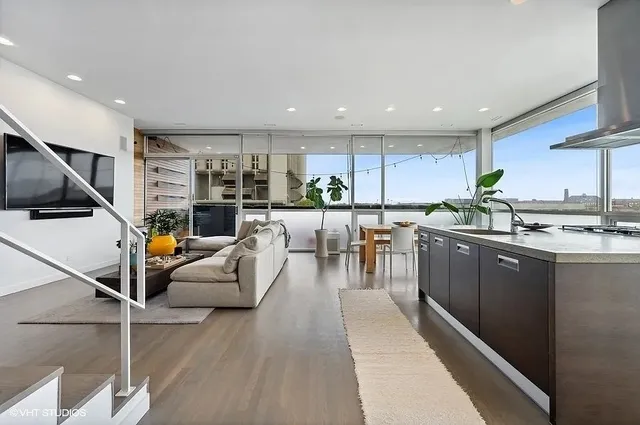 $4,300 | 2157 West Division Street, Unit 401, Chicago, IL 60622