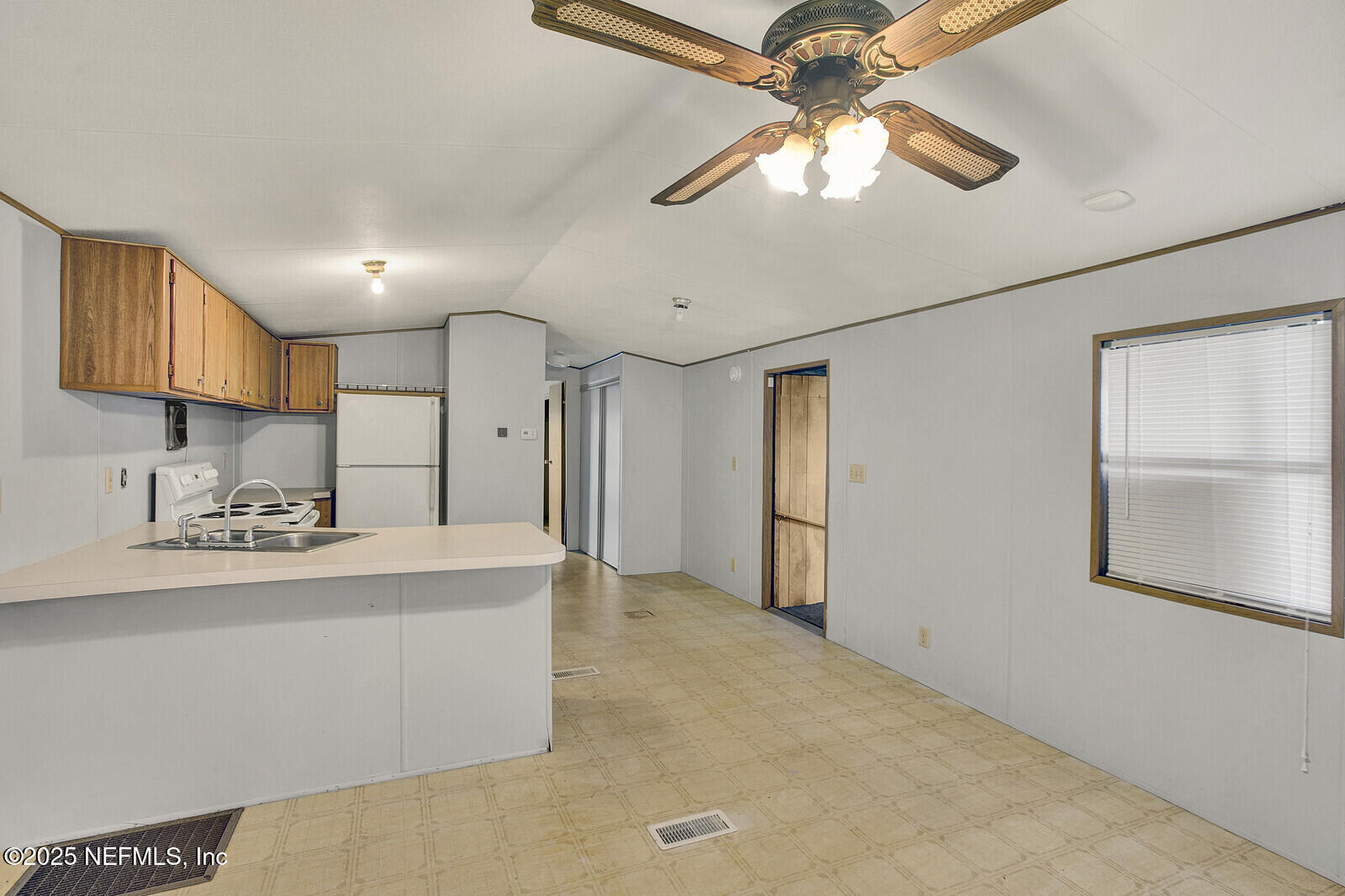 242 Hildago Road St. Augustine, FL 32080 - Photo 13 of 25 21_IMG_0101_mls