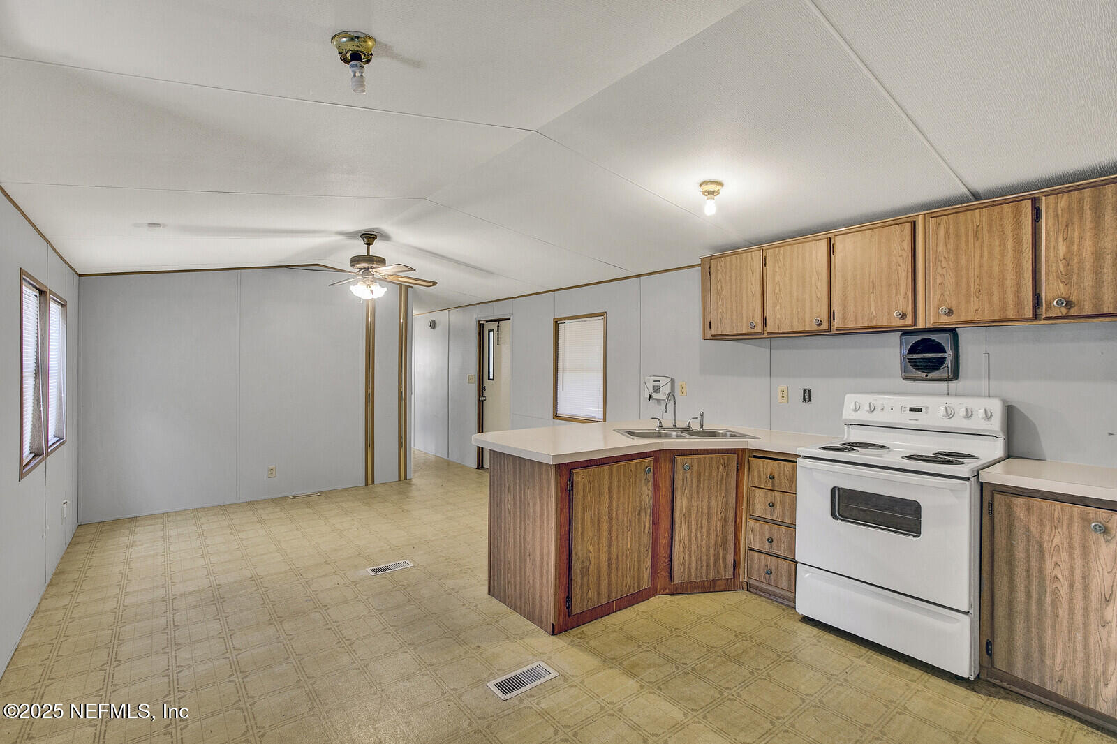 242 Hildago Road St. Augustine, FL 32080 - Photo 16 of 25 24_IMG_0116_mls