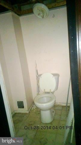 6822 Broening Road Baltimore, MD 21222 - Photo 5 of 10 Bath
