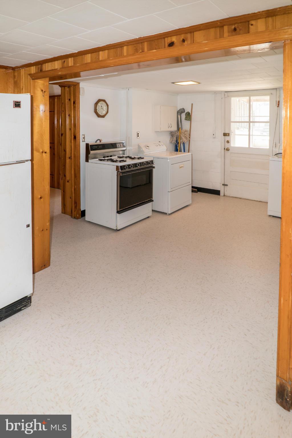 4117 Kahlston Road Baltimore, MD 21236 - Photo 25 of 25 additional stove in lower level