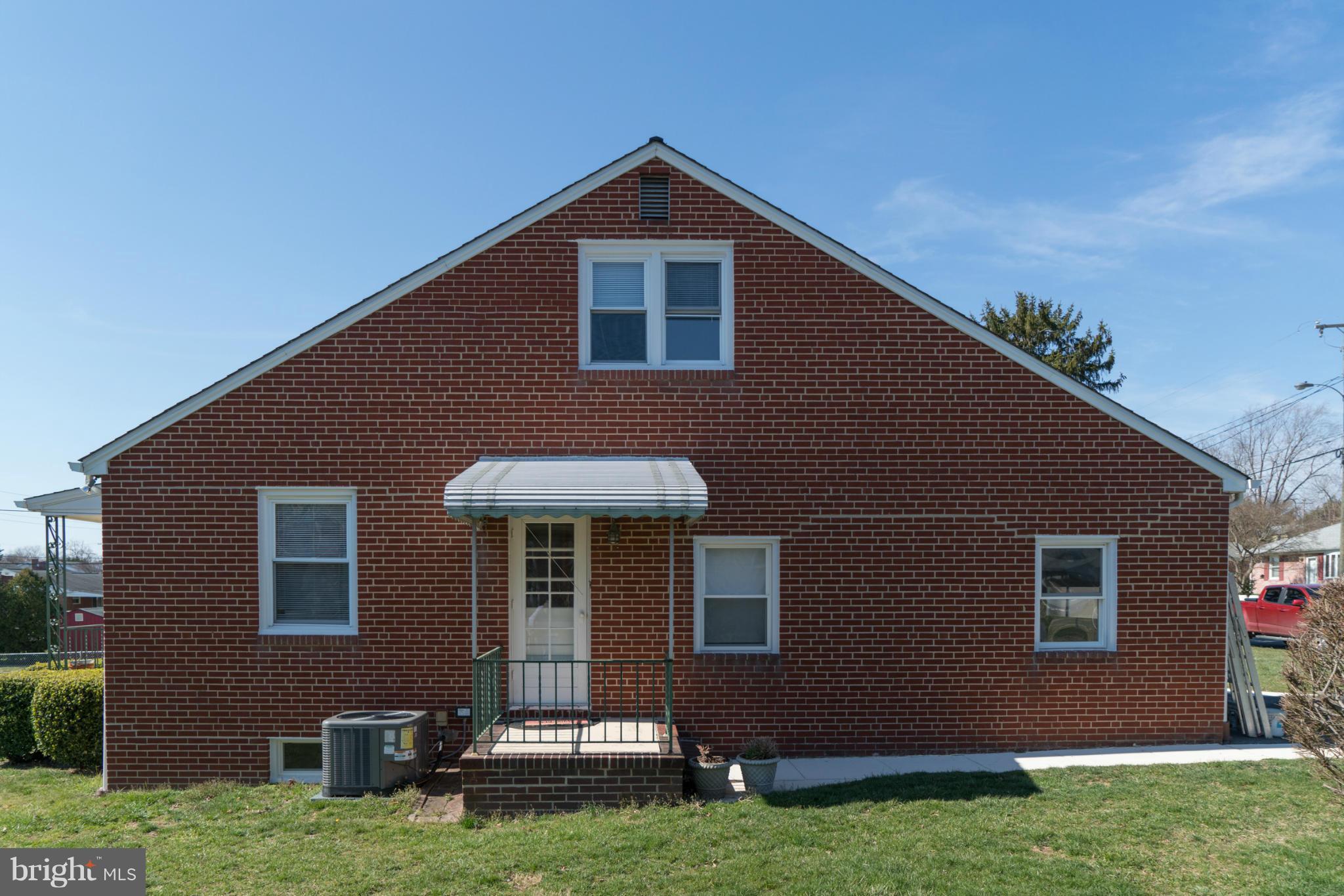 4117 Kahlston Road Baltimore, MD 21236 - Photo 6 of 25 Side view, kitchen entrance