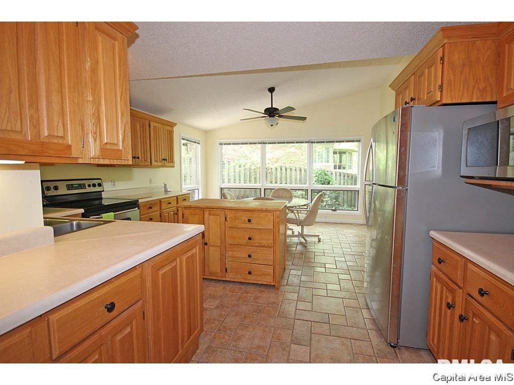 1949 South Illini Road Springfield, IL 62704 - Photo 13 of 36