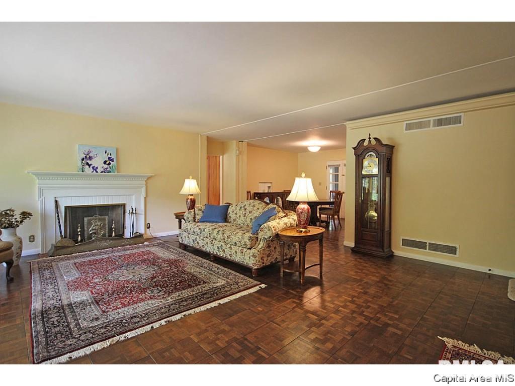 1949 South Illini Road Springfield, IL 62704 - Photo 2 of 36