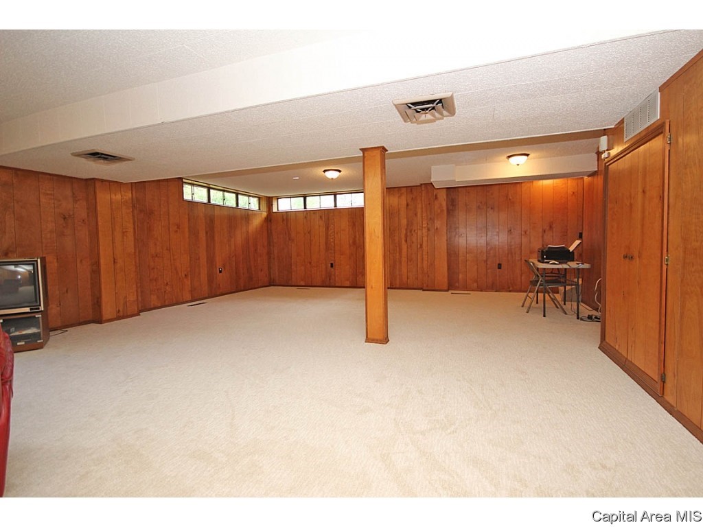 1949 South Illini Road Springfield, IL 62704 - Photo 27 of 36
