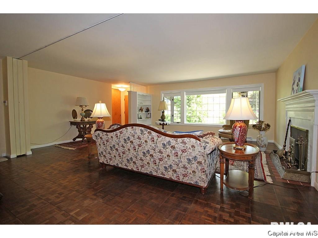 1949 South Illini Road Springfield, IL 62704 - Photo 4 of 36