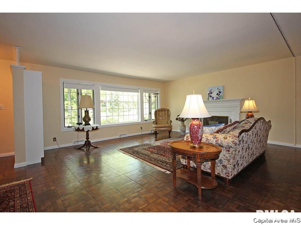 1949 South Illini Road Springfield, IL 62704 - Photo 5 of 36