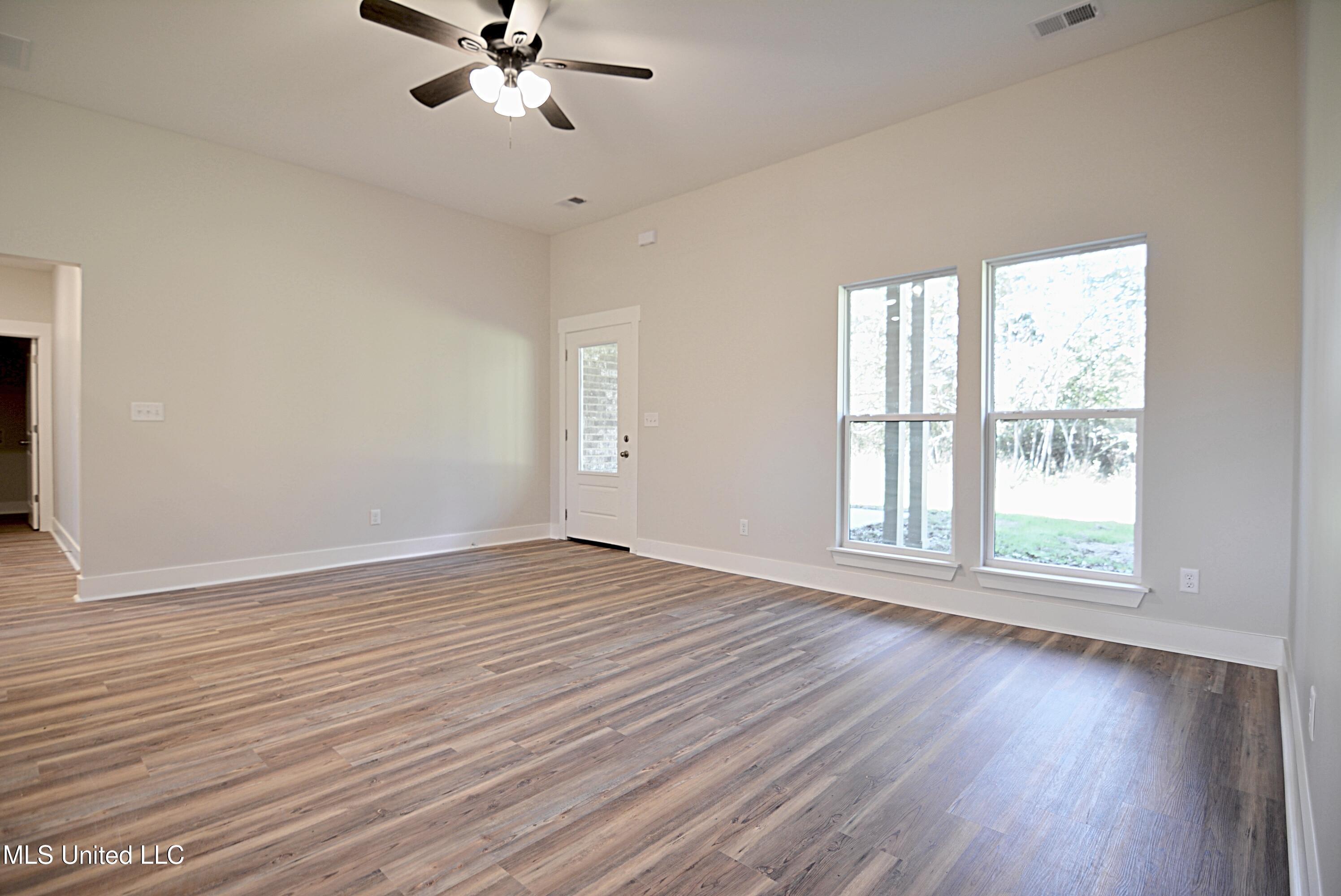 334 Tribble Road Holly Springs, MS 38635 - Photo 3 of 24 Great Room