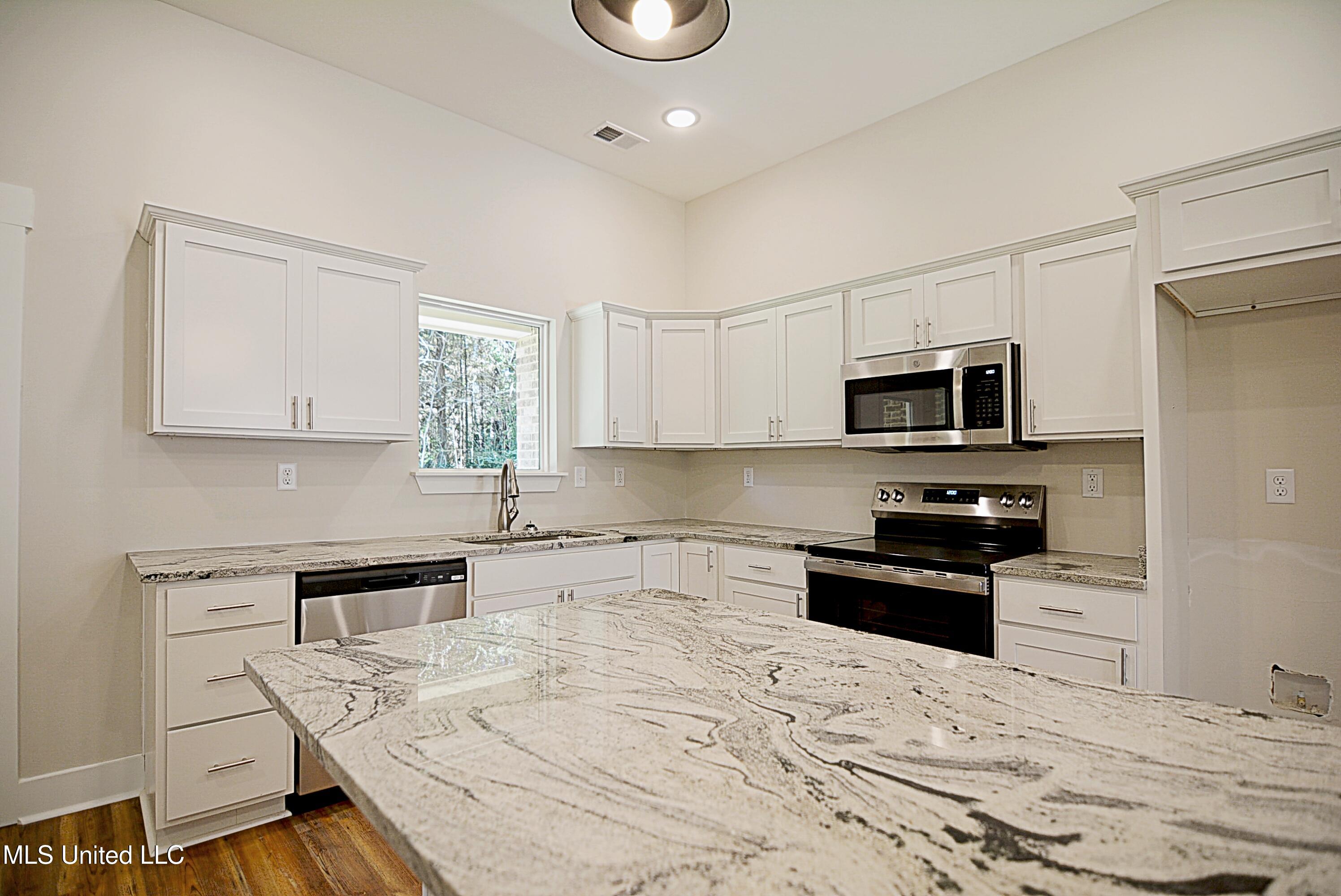 334 Tribble Road Holly Springs, MS 38635 - Photo 6 of 24 Kitchen