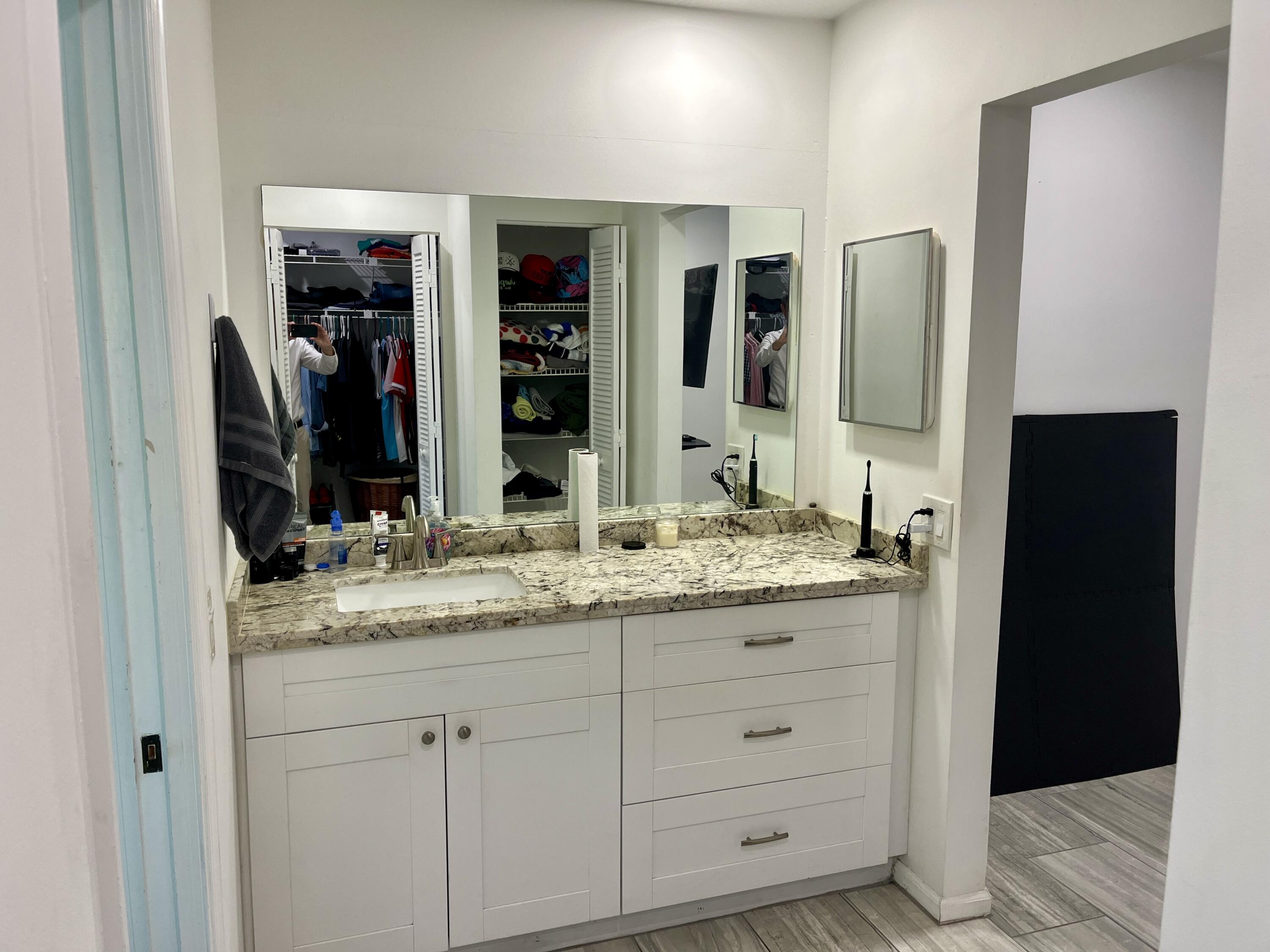 9316 Sable Ridge Circle, Unit B Boca Raton, FL 33428 - Photo 18 of 48 Master bedroom´s bathroom 02