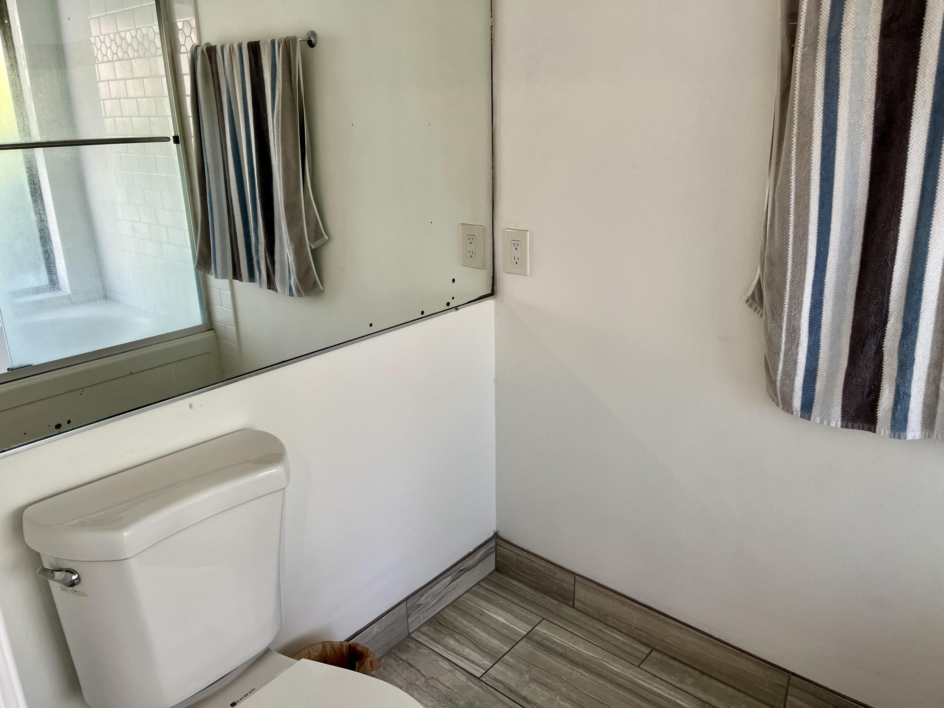 9316 Sable Ridge Circle, Unit B Boca Raton, FL 33428 - Photo 19 of 48 Master bedroom´s bathroom 03