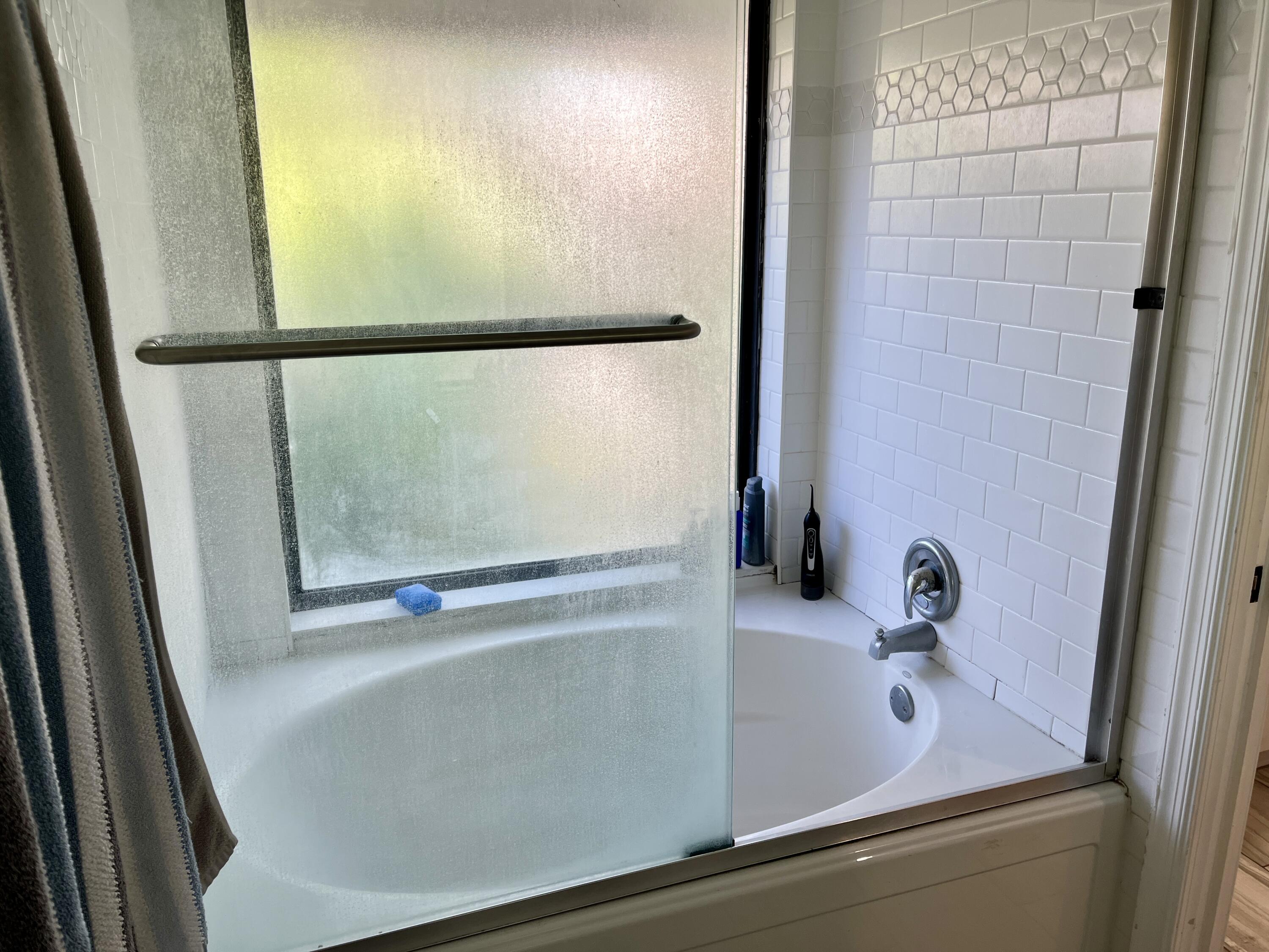 9316 Sable Ridge Circle, Unit B Boca Raton, FL 33428 - Photo 20 of 48 Master bedroom´s bathroom 04