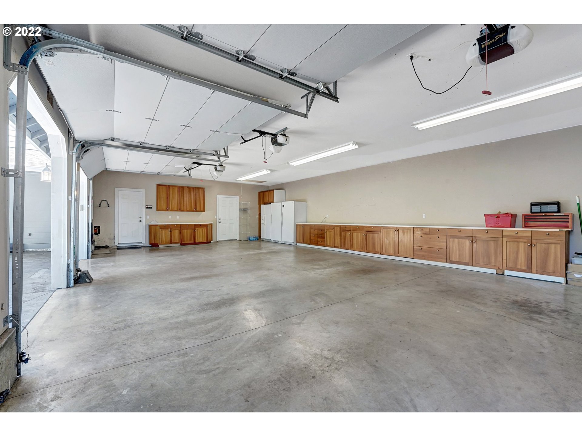 7380 Southwest Norwood Road Tualatin, OR 97062 - Photo 21 of 27 Garage