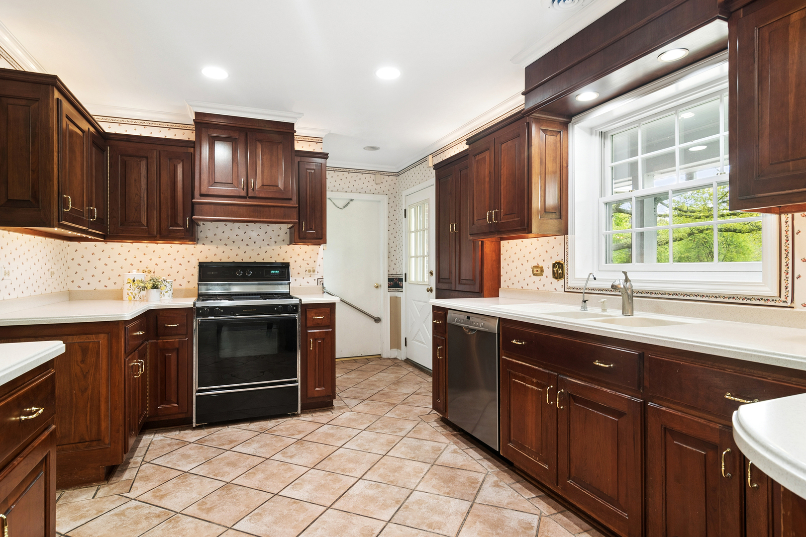 552 Cumnock Road Inverness, IL 60067 - Photo 13 of 32 Gallery Image 13
