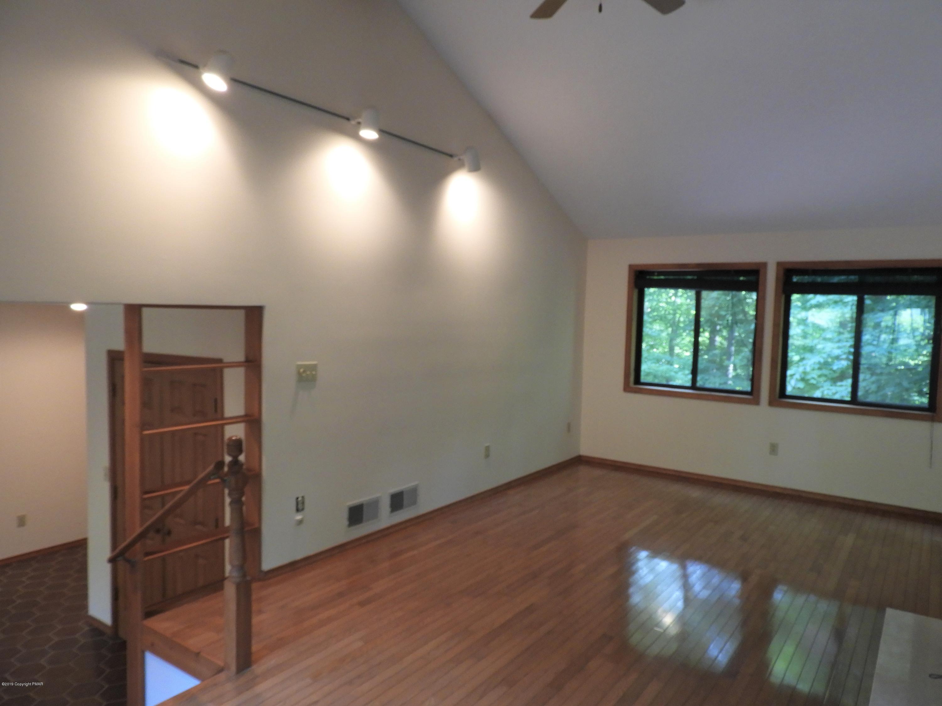 1027 Overlook Road Newfoundland, PA 18445 - Photo 19 of 42 DSCN2143