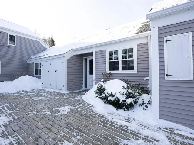 $418,500 | 143 Hilltop Place, New London, NH 03257