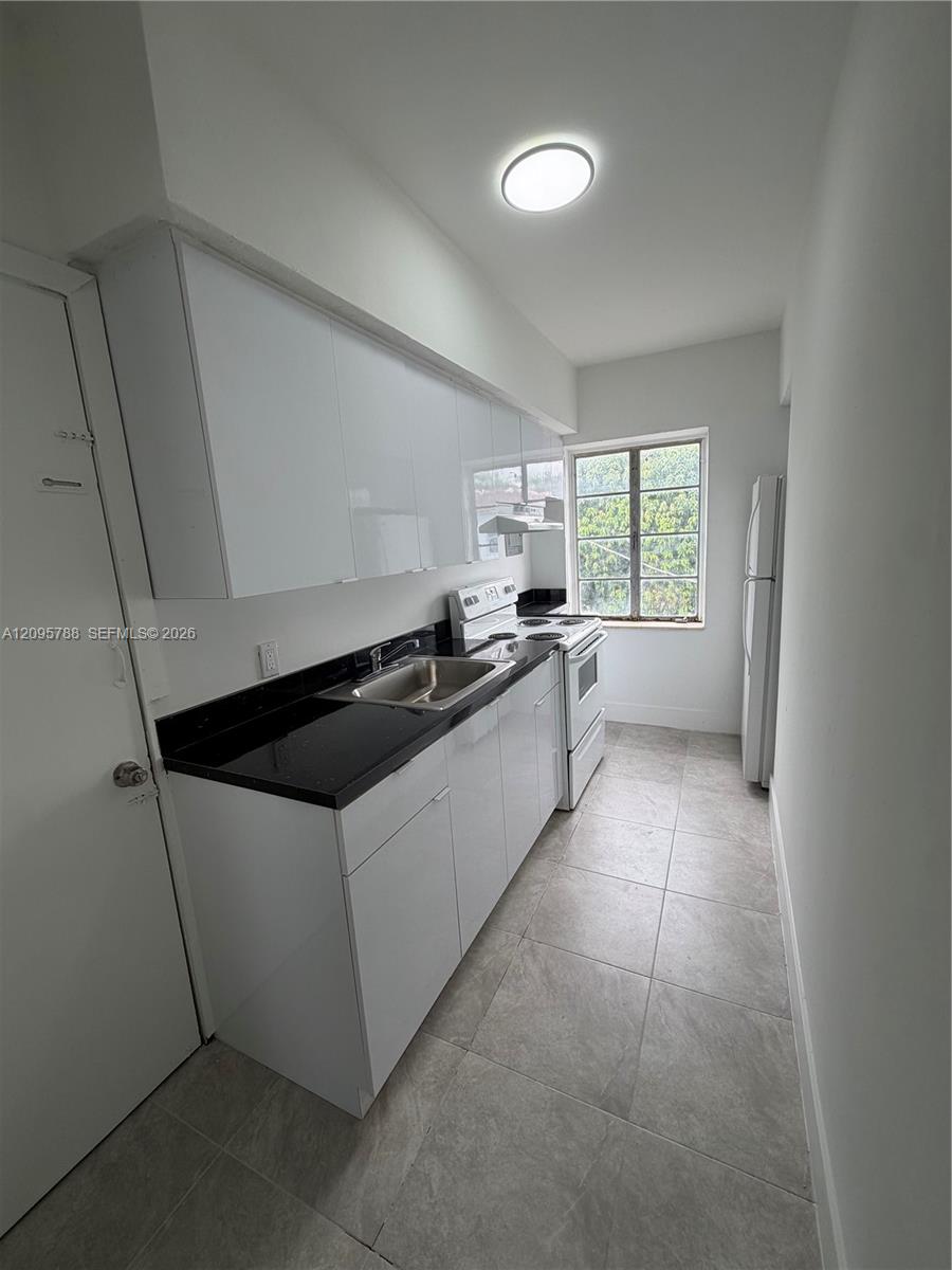 558 Southwest 7th Street, Unit 8 Miami, FL 33130 - Photo 3 of 7 Gallery Image 3