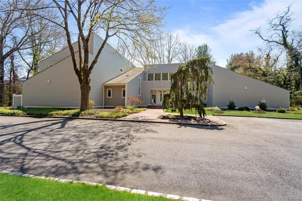 $3,899,000 | 91 Hoaglands Lane, Old Brookville, NY 11545