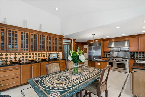$3,899,000 | 91 Hoaglands Lane, Old Brookville, NY 11545