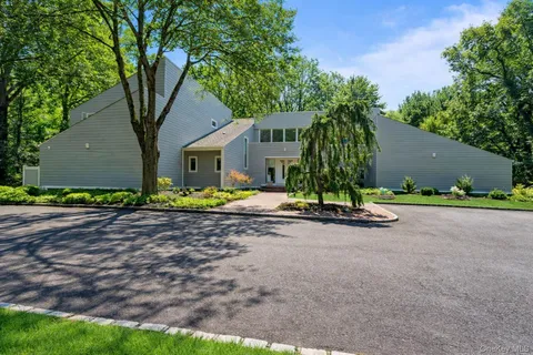$3,899,000 | 91 Hoaglands Lane, Old Brookville, NY 11545