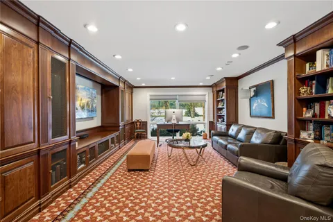 $3,899,000 | 91 Hoaglands Lane, Old Brookville, NY 11545