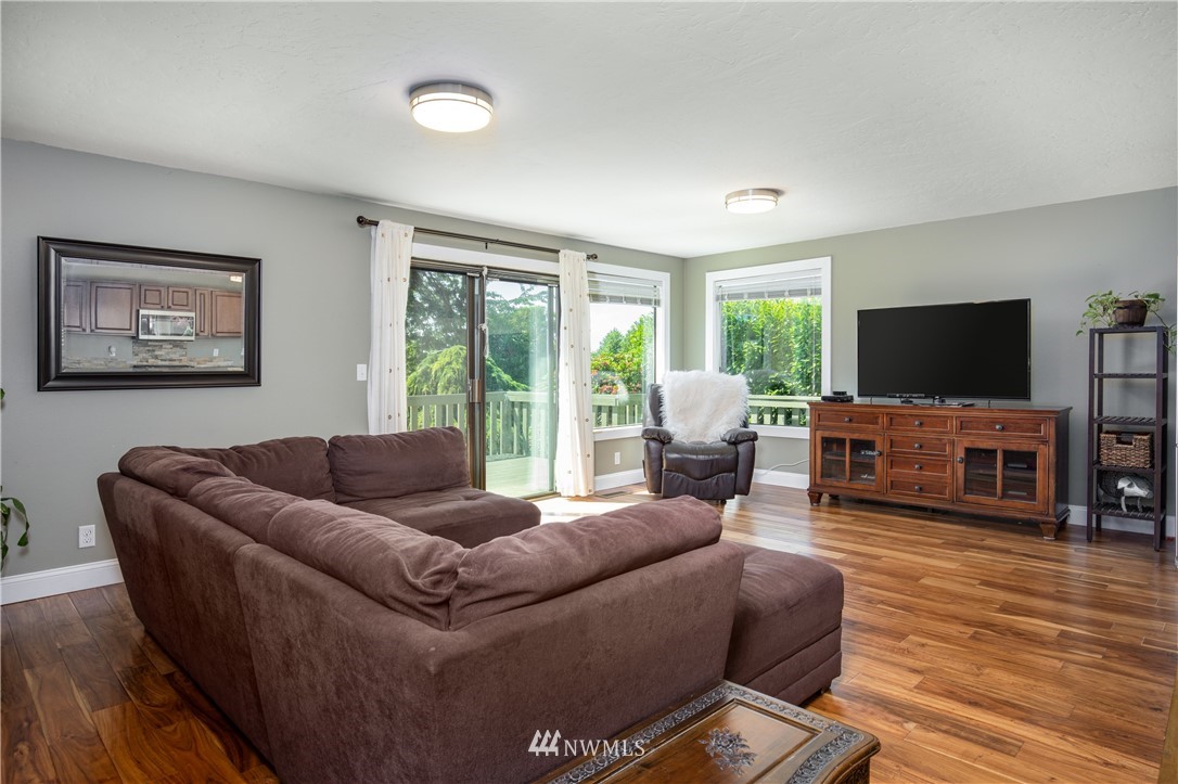 3065 Swan Road Mount Vernon, WA 98273 - Photo 8 of 34 Gallery Image 8