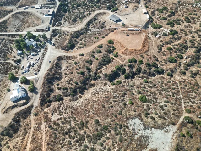 a view of a yard with a yard