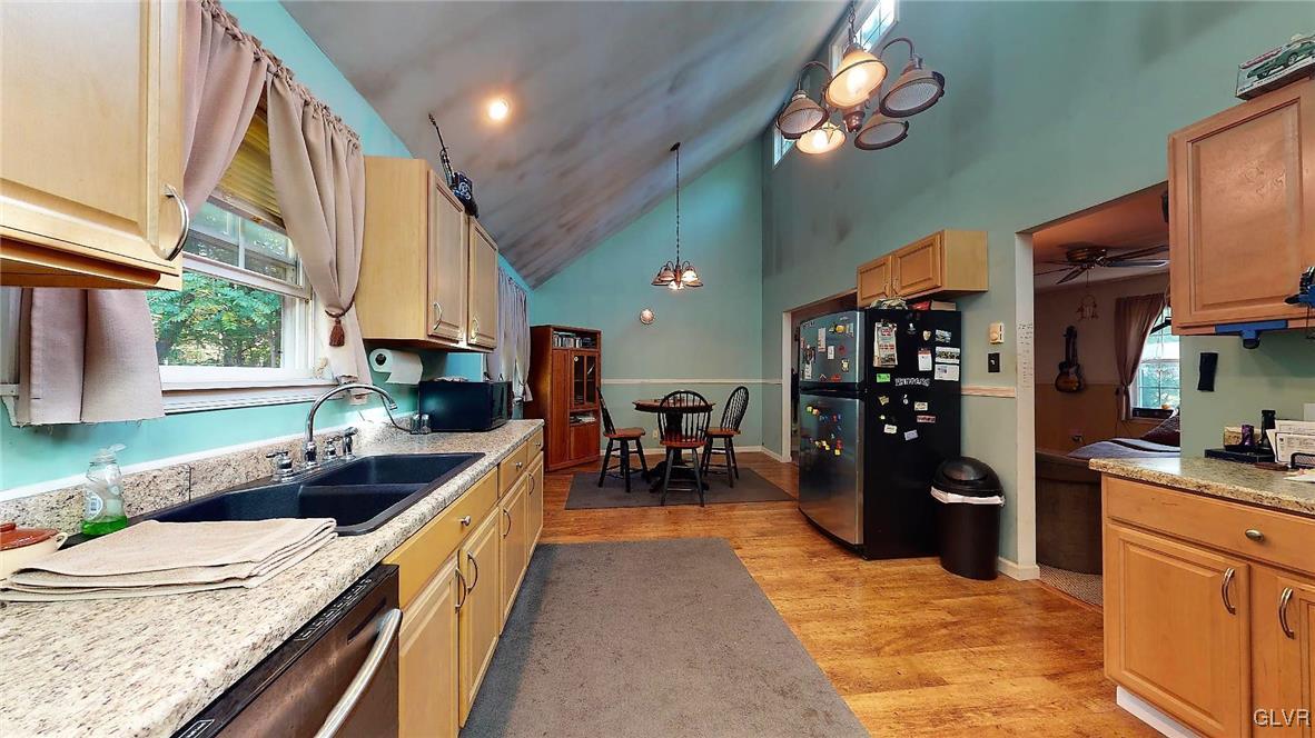604 Walker Road Macungie, PA 18062 - Photo 13 of 41 Kitchen & Dining Area