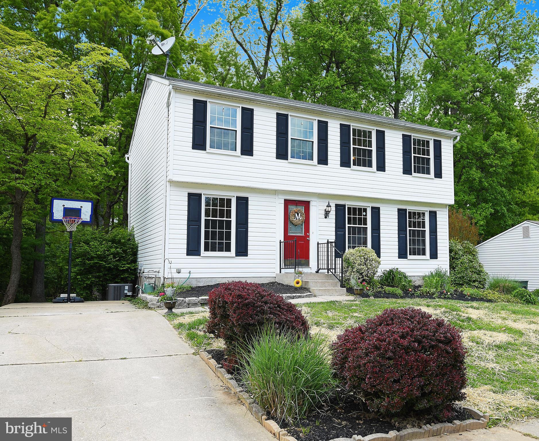 106 Boxthorn Road Abingdon, MD 21009 - Photo 3 of 44 Lengthy driveway for spaciuos off-street parking!